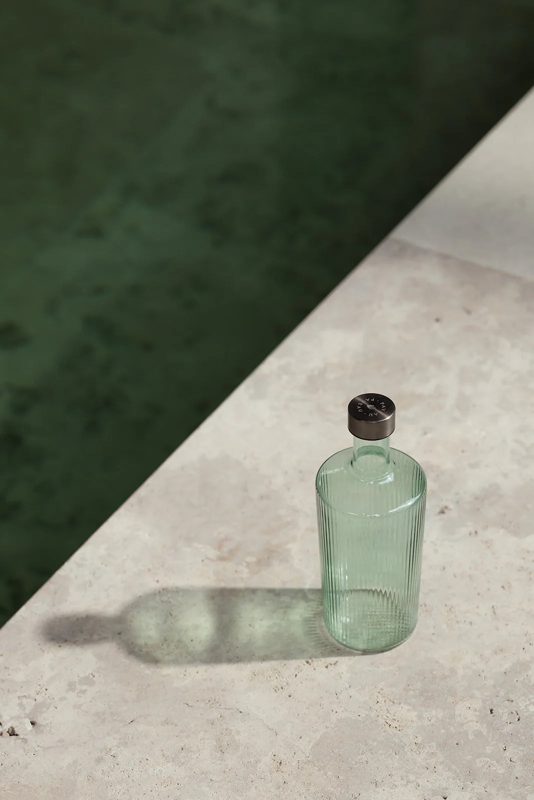 Wasserflasche geriffelt grün